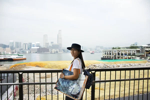 Traveler Thai Woman Walking Ferry Boat Station Crossing Victoria Harbour — Stock Photo, Image