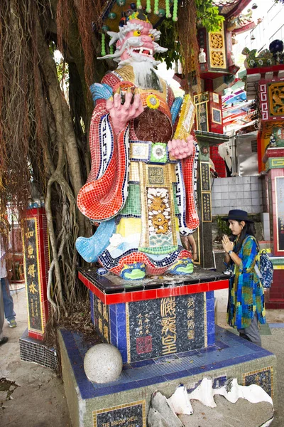 Reisende Thailändische Frau Besuchen Und Respektieren Betenden Drachengott Der Meeresstatue — Stockfoto