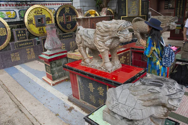 Chinesen Und Reisende Besuchen Und Respektieren Den Chinesischen Gott Und — Stockfoto