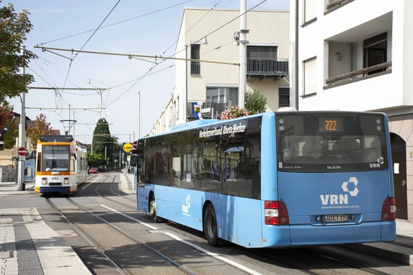 Spårvägar Kör Och Stopp För Skicka Och Emot Passagerare Tyska — Stockfoto