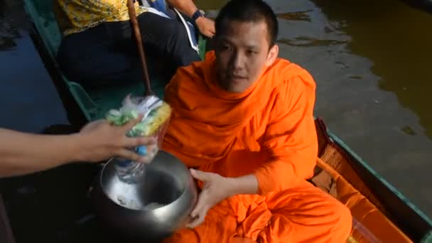 Nonthaburi Thailand November Thailändska Folket Och Sätta Mat Och Sak — Stockvideo