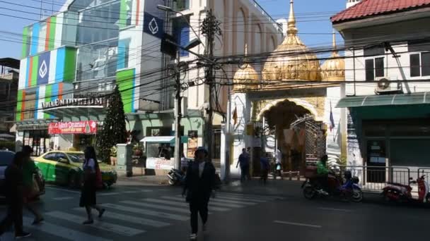 Bangkok Thailand Dezember Verkehrsstraße Und Menschen Fuß Überqueren Chakphet Straße — Stockvideo