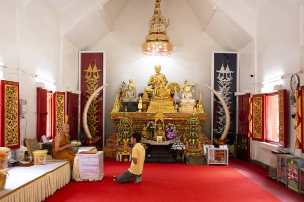 Asian Thai Man Sitting Respect Praying Monks Buddha Statue Ubosot — Stock Photo, Image