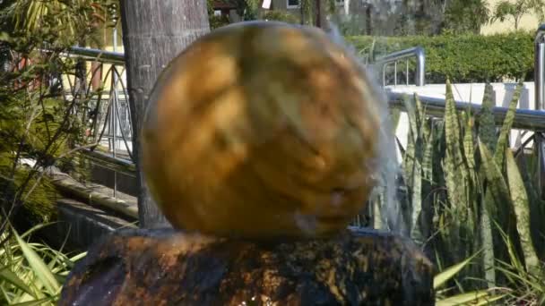 Fontaine Kugel Des Fontaines Sphère Pierre Spining Décor Eau Jardin — Video