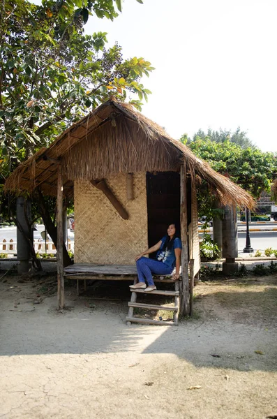 Asia Thai Visita Viaggio Della Donna Seduto Sul Patio Bambù — Foto Stock