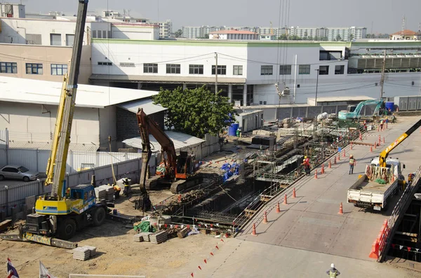 Trabajador Tailandés Asiático Constructor Maquinaria Pesada Nuevo Edificio Edificio Construcción — Foto de Stock