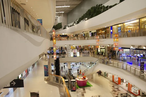 Gente Tailandesa Extranjeros Caminando Usando Escaleras Mecánicas Para Moverse Hacia — Foto de Stock