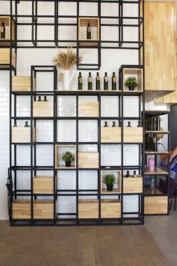 İç tasarım ve dekor mobilya kafe ve Restoran seyahat etmek insanlar ziyaret için yemek ve 4 Temmuz 2018: Rayong, Tayland tarihinde yasağı Phe beach adlı içecekler