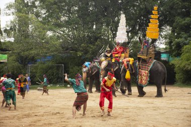 Fil tema göstermek için Tay insanlar ve seyahat etmek foriegner bakarak Samphran fil zemin ve Timsah Çiftliği üzerinde 17 Temmuz 2018 yılında Nakhon Phatom, Tayland