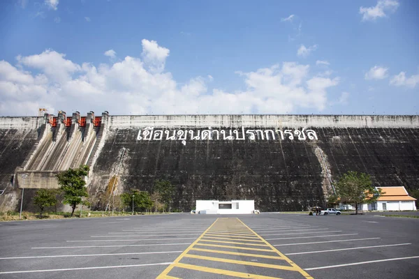 Khun Dan Prakan Chon Dam 以前被命名为 Khlong Tha Dan Reser — 图库照片