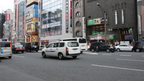 日本东京 3月30日 日本东京 3月30日 日本民众和外国人在上野市中野道交通路旁步行游览和购物 2019年3月30日 日本东京 — 图库视频影像