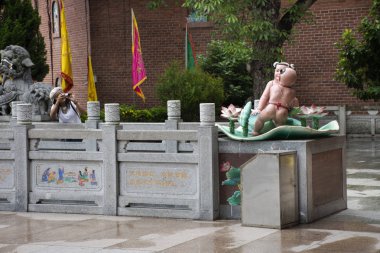 Çinli insanlar ve gezginler Taylandlı kadınlar seyahat ziyaret ve saygı