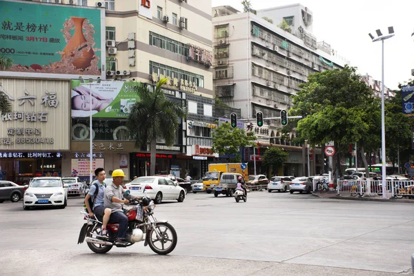 Vista a fianco strada del paesaggio e paesaggio urbano di Shantou da t — Foto Stock