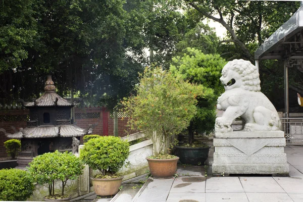 Chinesen Und Ausländische Reisende Besuchen Und Respektieren Betenden Chinesischen Gott — Stockfoto