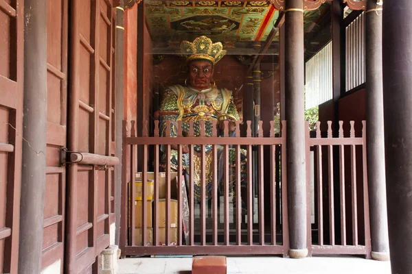 Tiantan temp kapısında Çinli melek savaşçı kapı bekçisi heykeli — Stok fotoğraf