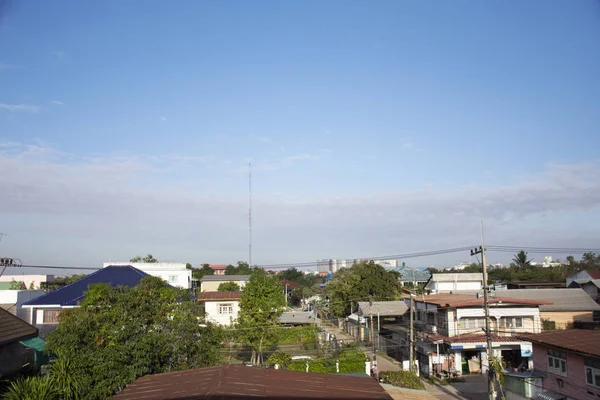 Vista paisagem e paisagem urbana da cidade de Udonthani na hora da manhã f — Fotografia de Stock