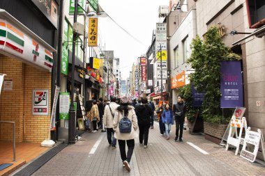 Japon insanlar ve yabancı gezginler wal ile Tay kadın insanlar