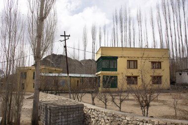 Leh La içindeki binalarla manzara ve manzara manzarası