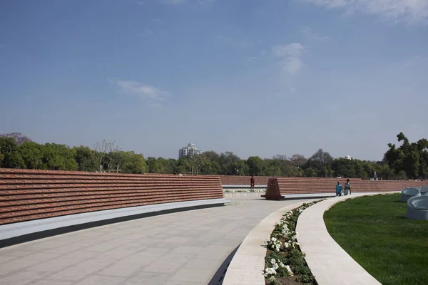 National W'de insanlar için savaşta ölen askerin etiket adı