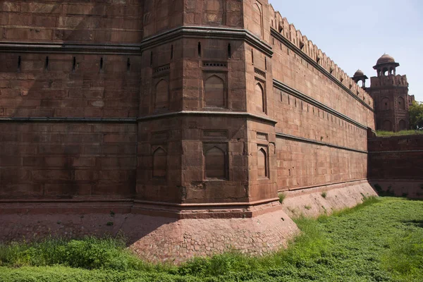 Czerwony Fort lub Lal Qila światowego dziedzictwa UNESCO w starożytnym mieście — Zdjęcie stockowe