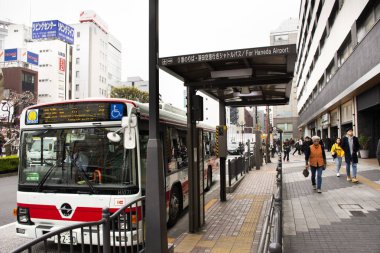Kamata istasyonunun önündeki trafik yolu cityscape andbus istasyonu