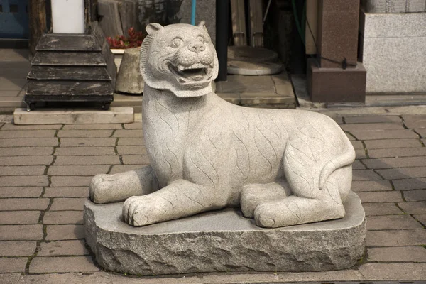 Traditional japanese style rock sculpture and carving as animal — Stock Photo, Image