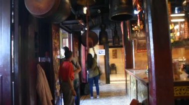 Pattani, Tayland - 16 Ağustos 2019 'da Pattani, Tayland' daki Leng Chu Kiang veya Chao Mae Lim Ko Niao Çin Tapınağı 'na seyahat ve saygı duaları