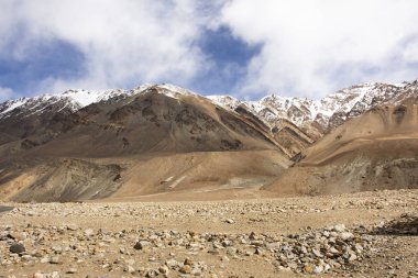 Himalayalar 'ın Diskotekteki dağları ile manzarayı görüntüle - Turtok Highw