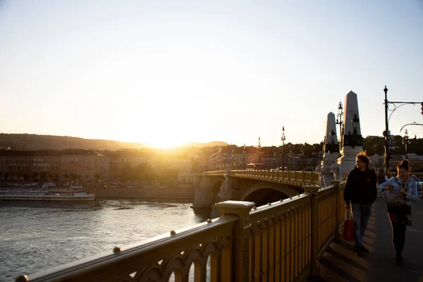 Budapest Hungría Septiembre Los Húngaros Los Viajeros Extranjeros Pie Visitan — Foto de Stock