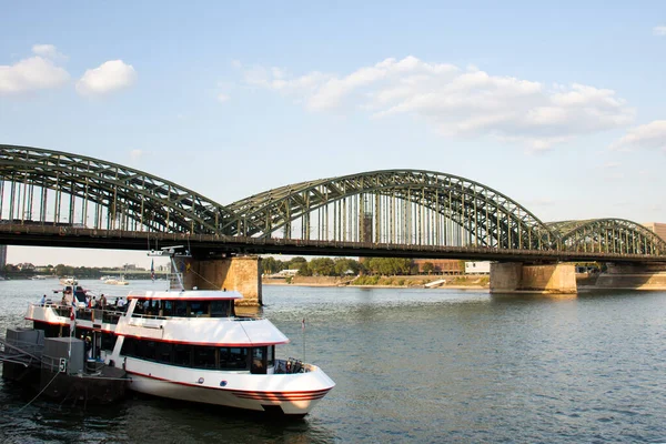 Excursions Croisière Fluviale Arrêtent Port Rhin Pour Envoyer Recevoir Des — Photo