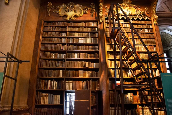 Arte Antiga Clássica Retro Design Decoração Interiores Biblioteca Nacional Austríaca — Fotografia de Stock