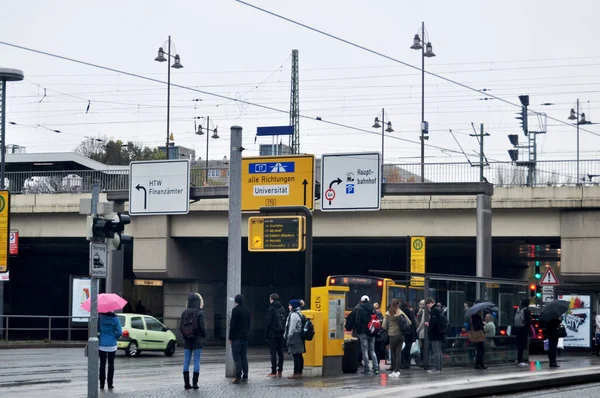 Estación Parada Autobús Tranvía Para Enviar Recibir Pasajeros Alemanes Viajeros — Foto de Stock