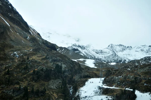 奥地利蒂罗尔Pitztal山附近Landeck的Kaunertal村高山谷Bergstation Karlesjoch Bahn的Mein Gletscher山顶到Kaunergrat公园山顶之间的路边景观 — 图库照片