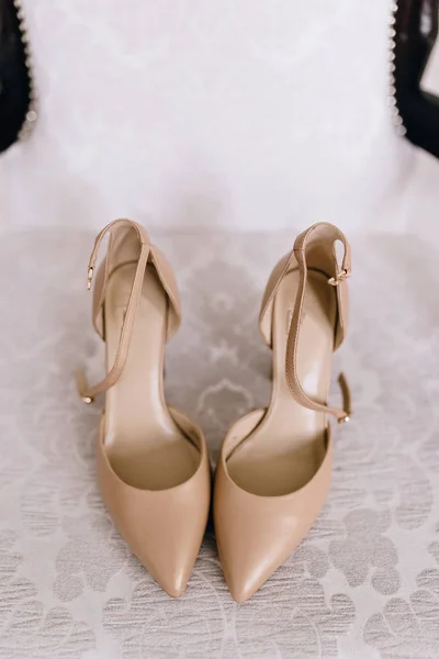 Mooie details van de bruid bruiloft ochtend — Stockfoto