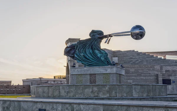 Doha Qatar Januari 2013 Katara Cultureel Dorp Met Standbeeld Voorgrond — Stockfoto