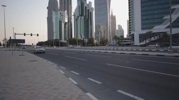 Doha Cor Nicho Sheraton Parque Intersección Vista Luz Del Día — Vídeos de Stock