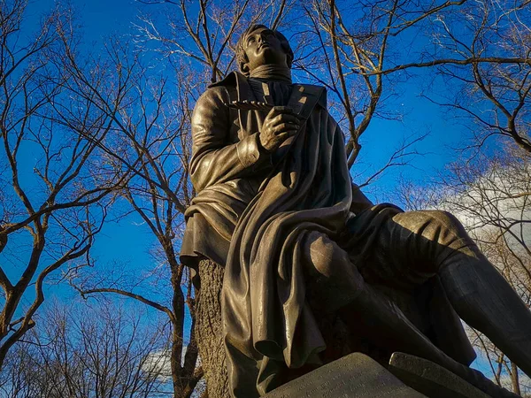 Robert Burns Patsas John Steell Central Park New Yorkissa Päivänvalo — kuvapankkivalokuva