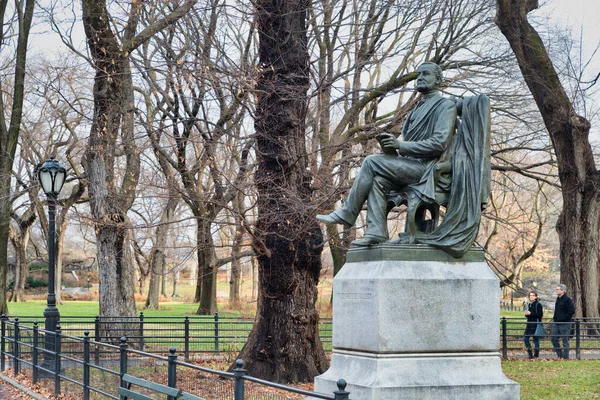 Fitz Greene Halleck Staty James Wilson Alexander Macdonald Central Park — Stockfoto