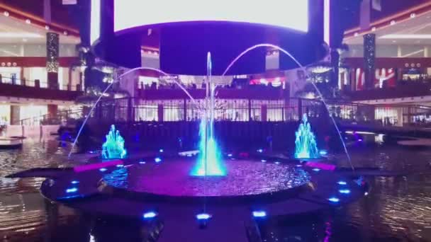 Dançando Fonte Iluminada Food Court Mall Qatar Doha Qatar Noite — Vídeo de Stock