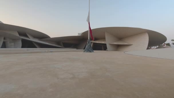 Museo Nacional Qatar Doha Qatar Luz Del Día Interior Caminando — Vídeos de Stock