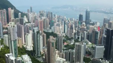 Hong Kong, Hong Kong 'daki şehir merkezinin hava görüntüsü. Hong Kong 'daki iş ve konut binaları.
