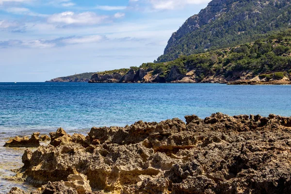 Bay Peninsula Victoria Μαγιόρκα Κορυφογραμμή Στο Βάθος Καταγάλανα Νερά Και — Φωτογραφία Αρχείου