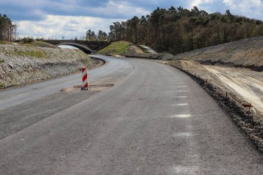 Almanya 'da B50 karayolu ve köprülerin inşaat alanı