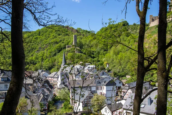 Widok Wioskę Monreal Eifel Nadrenia Palatynat — Zdjęcie stockowe