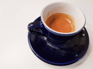 Mavi bardakta Espresso