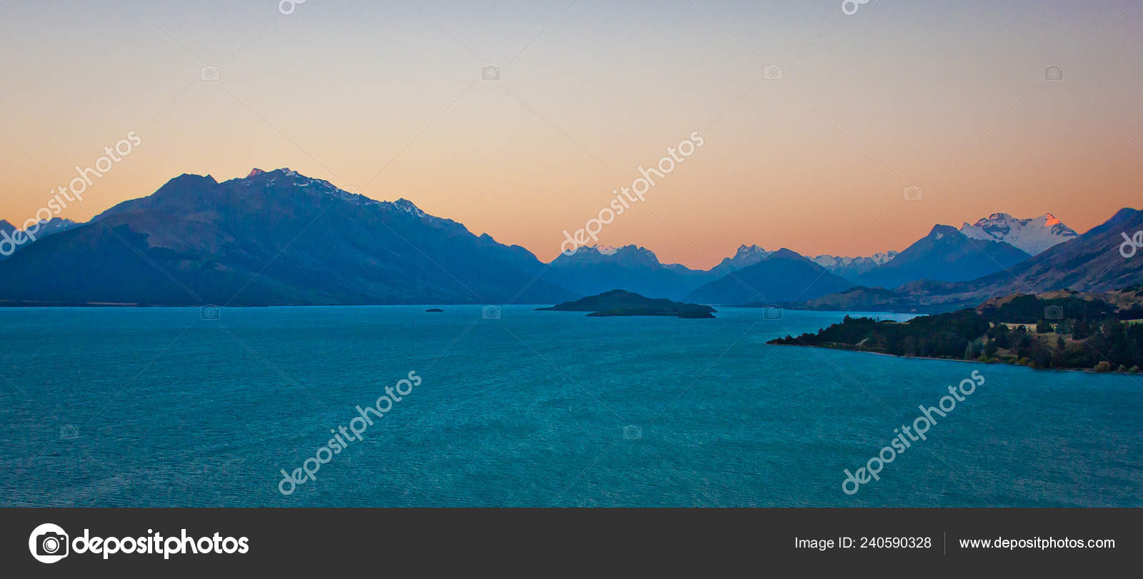 Lake Pukaki At The Sunset Time New Zealand Stock Photo Image By C Roussien