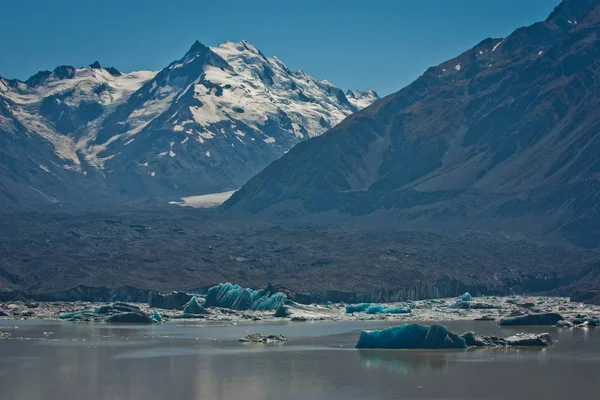 Majestætiske Tasman gletsjer og flydende isbjerge på Tasman søen, NZ - Stock-foto