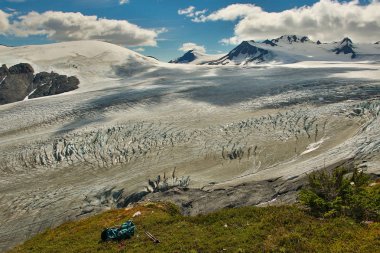 Çıkış buzul Kenai Yarımadası, Alaska'da yanında yürüyüş iz