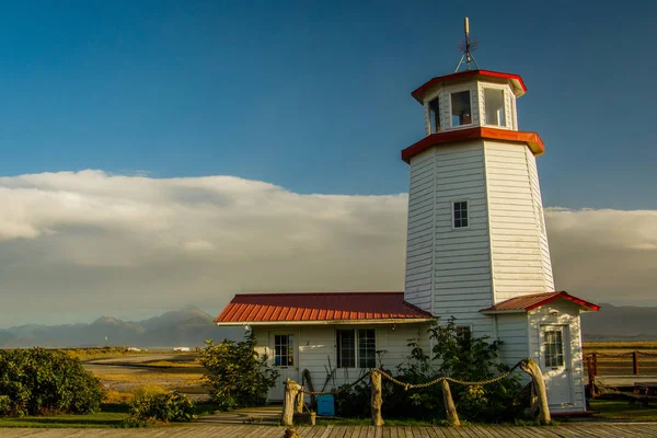 Weißer Leuchtturm in der Stadt Homer, Halbinsel Kenai, Alaska — Stockfoto