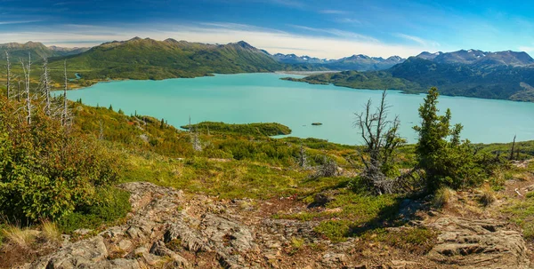 Vista panorámica del lago Skilak en la península de Kenai en Alaska — Foto de Stock